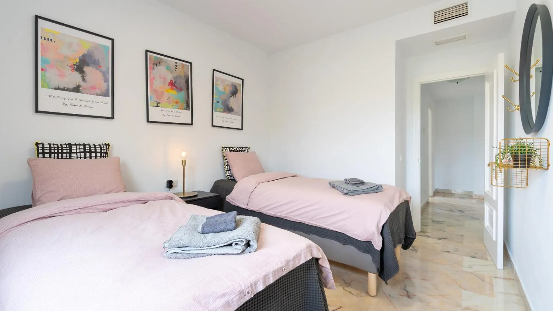 Appartement Lets In The Sun La Cala De Mijas Contemporary 3 Bed à Málaga